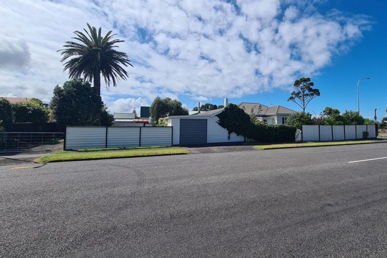 Photo of property in 147 Tasman Street, Opunake, 4616