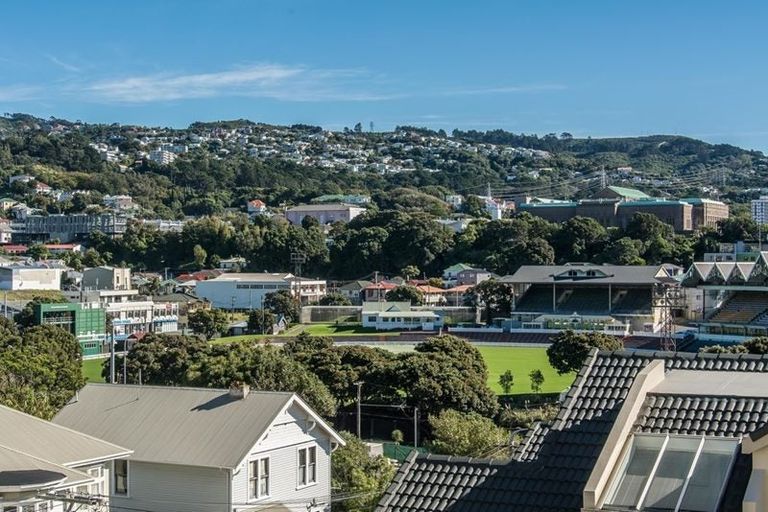 Photo of property in Melksham Towers, 401/131 Brougham Street, Mount Victoria, Wellington, 6011