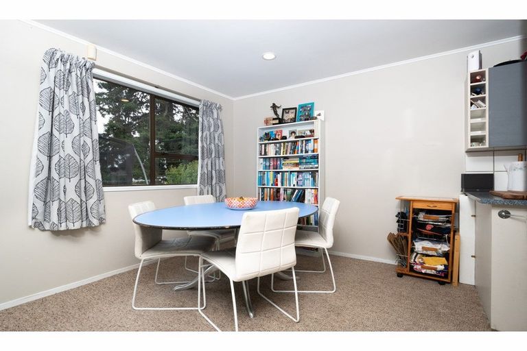 Photo of property in 99 Bruce Mclaren Road, Henderson, Auckland, 0612