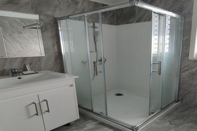 Photo of property in 4 Joanne Place, Rosehill, Papakura, 2113