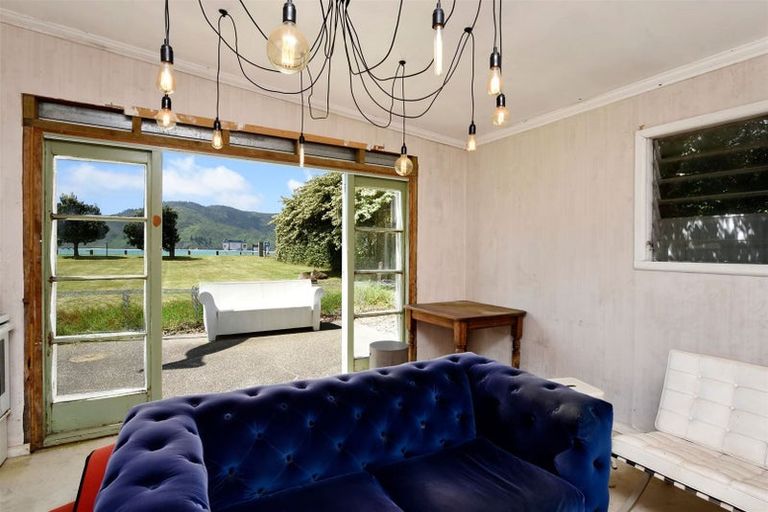 Photo of property in 20 Esplanade, Okiwi Bay, French Pass, 7193