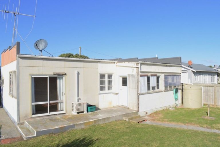 Photo of property in 57 Moana Street, Otaki Beach, Otaki, 5512