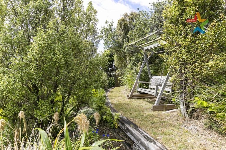 Photo of property in 1 Mewburn Rise, Karori, Wellington, 6012