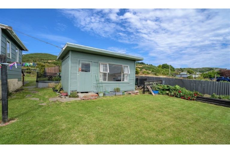 Photo of property in 5 Pearce Street, Bluff, 9814