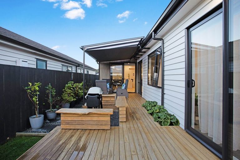 Photo of property in 12 Tarras Road, Kumeu, 0810