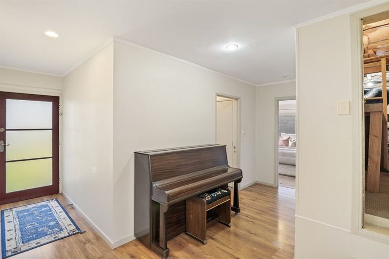 Photo of property in 10 Robin Lane, Browns Bay, Auckland, 0630