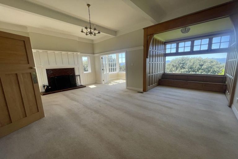 Photo of property in 9 Wadestown Road, Wadestown, Wellington, 6012