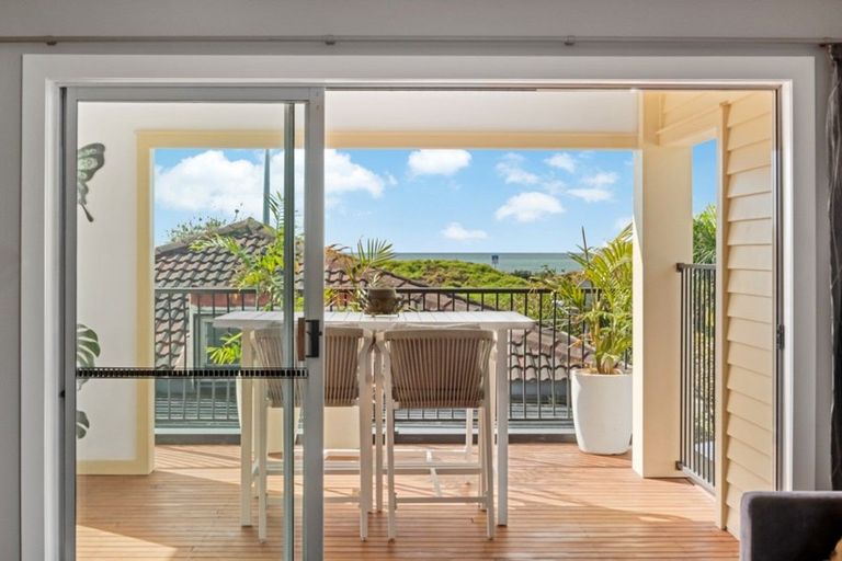 Photo of property in 2/1004 Papamoa Beach Road, Papamoa Beach, Papamoa, 3118