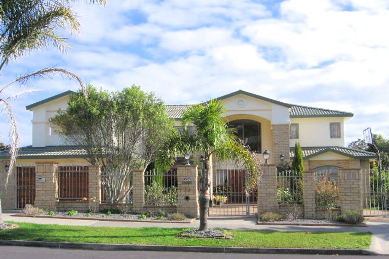 Photo of property in 33 Anaheim Boulevard, Shamrock Park, Auckland, 2016