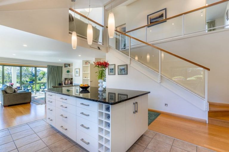 Photo of property in 10 Moreland Place, Mapua, 7005