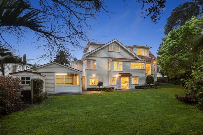 Photo of property in 1 Grove Road, Devonport, Auckland, 0624