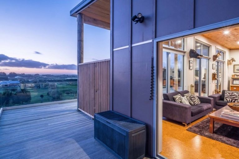 Photo of property in 194 Peka Peka Road, Peka Peka, Waikanae, 5391