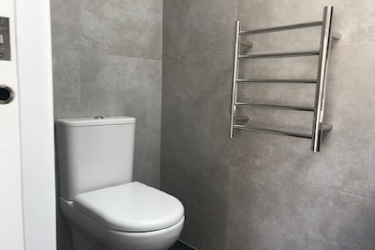 Photo of property in 19 Taupo Street, Green Bay, Auckland, 0604