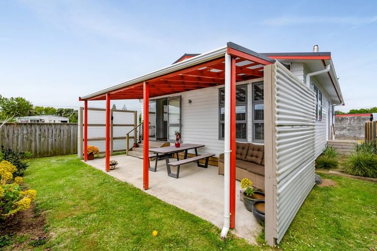 Photo of property in 11 Tasman Street, Opunake, 4616