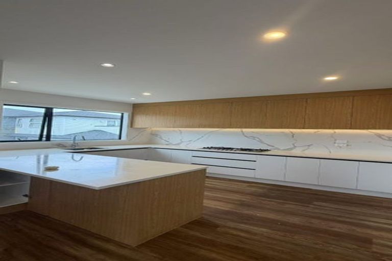 Photo of property in 39b Exminster Street, Blockhouse Bay, Auckland, 0600