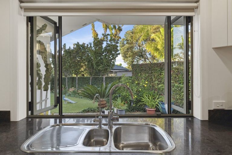 Photo of property in 2/17 Sanders Avenue, Takapuna, Auckland, 0622