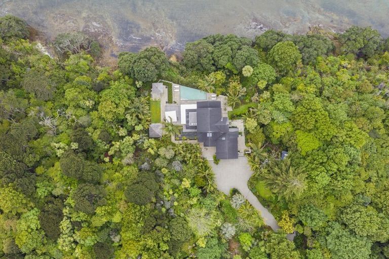 Photo of property in 100 Cornwallis Road, Cornwallis, Auckland, 0604