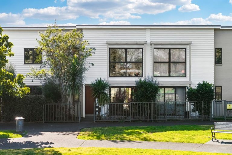 Photo of property in 32 Whenuapai Drive, Whenuapai, Auckland, 0618