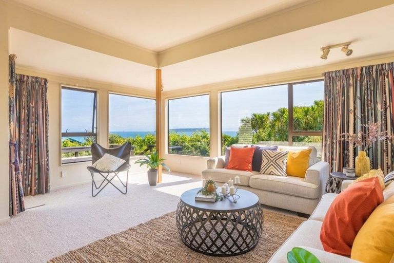 Photo of property in 124 Motuhara Road, Plimmerton, Porirua, 5026