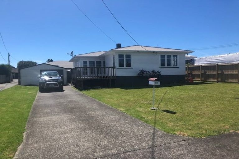 Photo of property in 28 Airdrie Road, Ranui, Auckland, 0612