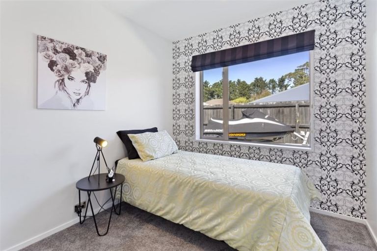 Photo of property in 10 Tawa Place, Parklands, Christchurch, 8083