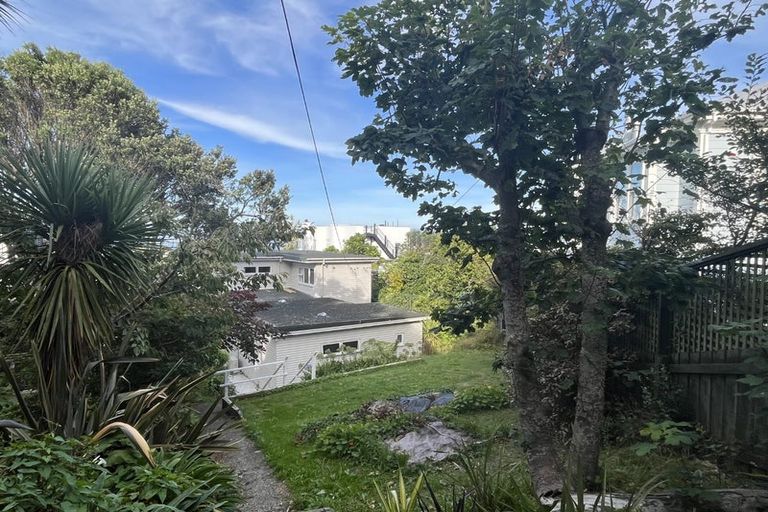 Photo of property in 127 Upland Road, Kelburn, Wellington, 6012