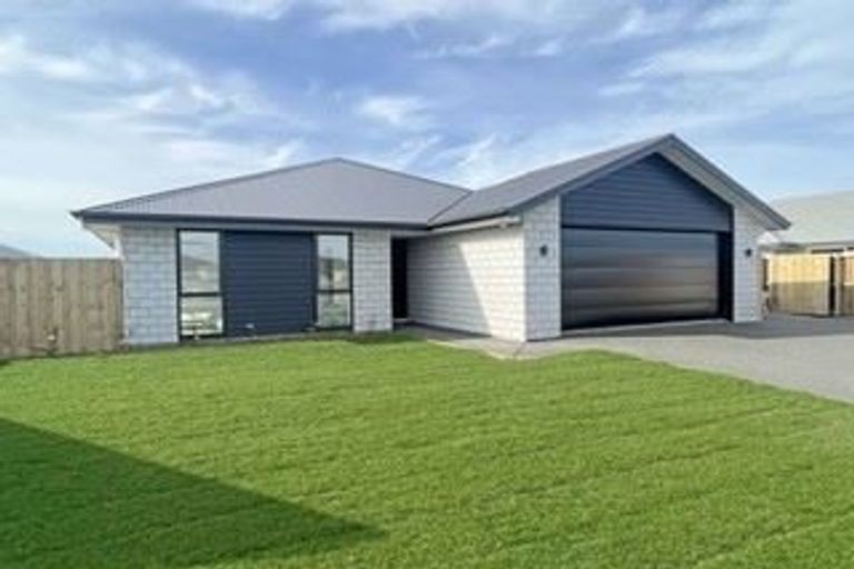 Photo of property in 18 Piwakawaka Place, Leeston, 7632