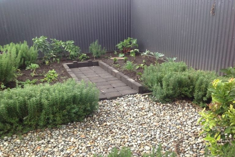 Photo of property in 74 Mould Street, Waitara, 4320