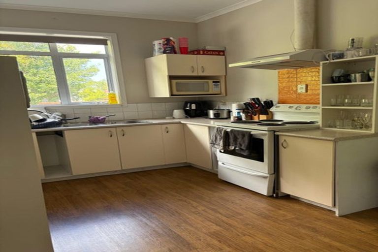 Photo of property in 2/11a Newnham Terrace, Upper Riccarton, Christchurch, 8041