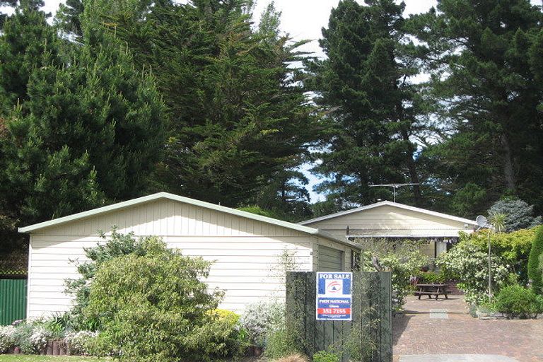 Photo of property in 5 Kiwi Avenue, Waikuku Beach, 7473