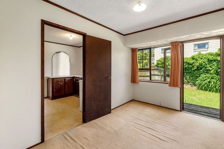 Photo of property in 21 Squirrel Lane, Browns Bay, Auckland, 0630