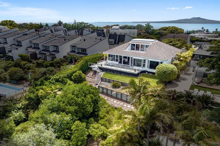 Photo of property in 204 Hurstmere Road, Takapuna, Auckland, 0622