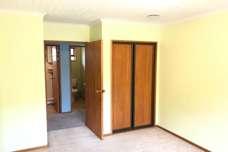 Photo of property in 8 Ridder Place, Halswell, Christchurch, 8025