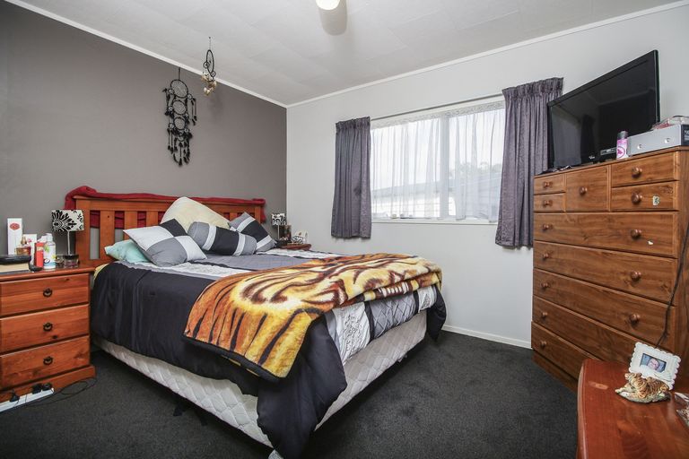 Photo of property in 309a Royal Road, Massey, Auckland, 0614