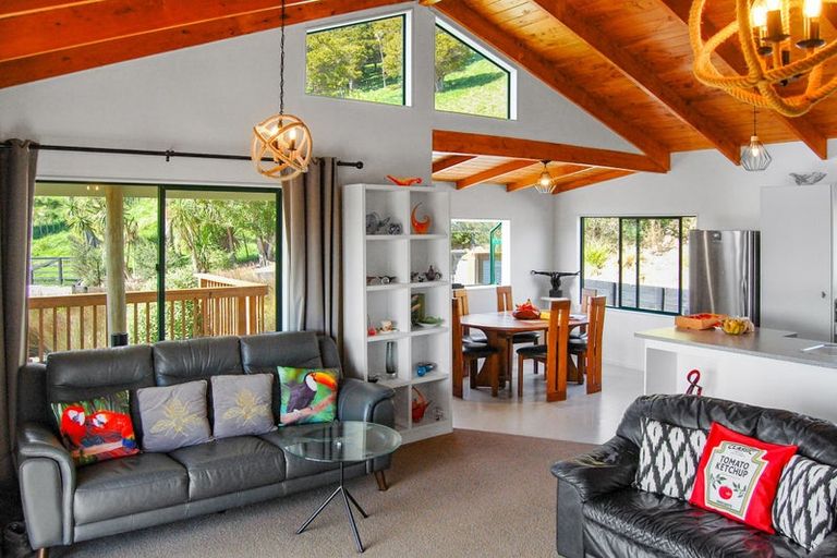 Photo of property in 598a Oneriri Road, Kaiwaka, 0573