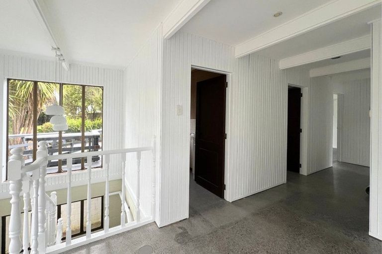 Photo of property in 1070 Scenic Drive North, Swanson, Auckland, 0816