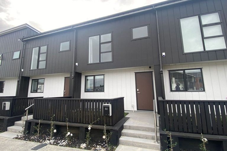 Photo of property in 44 Manarini Road, Westgate, Auckland, 0614