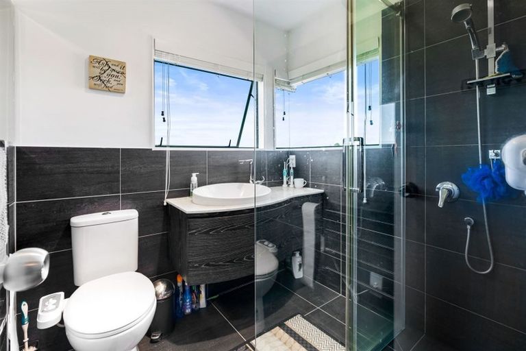 Photo of property in 48 Redwing Street, Browns Bay, Auckland, 0630