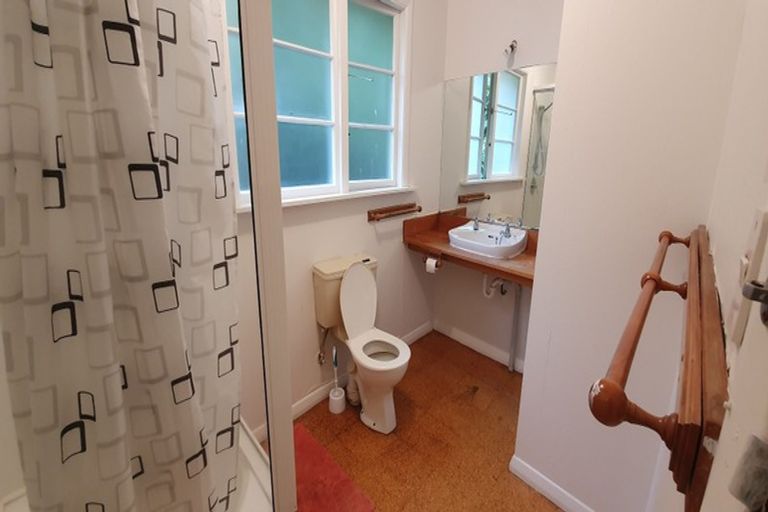 Photo of property in 43 Kirkwood Avenue, Upper Riccarton, Christchurch, 8041