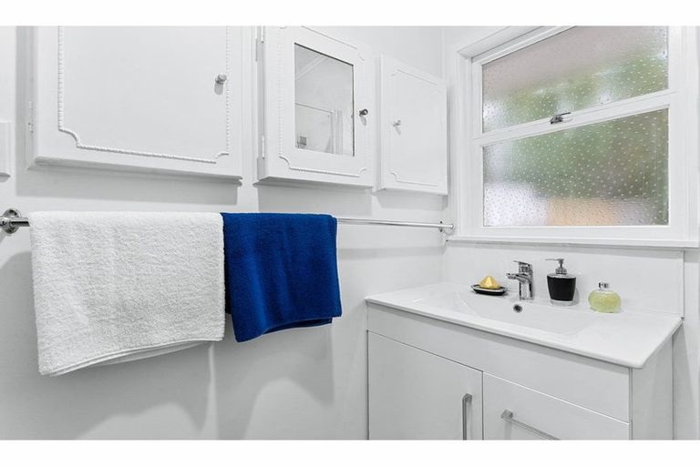 Photo of property in 2/53 Richards Avenue, Forrest Hill, Auckland, 0620