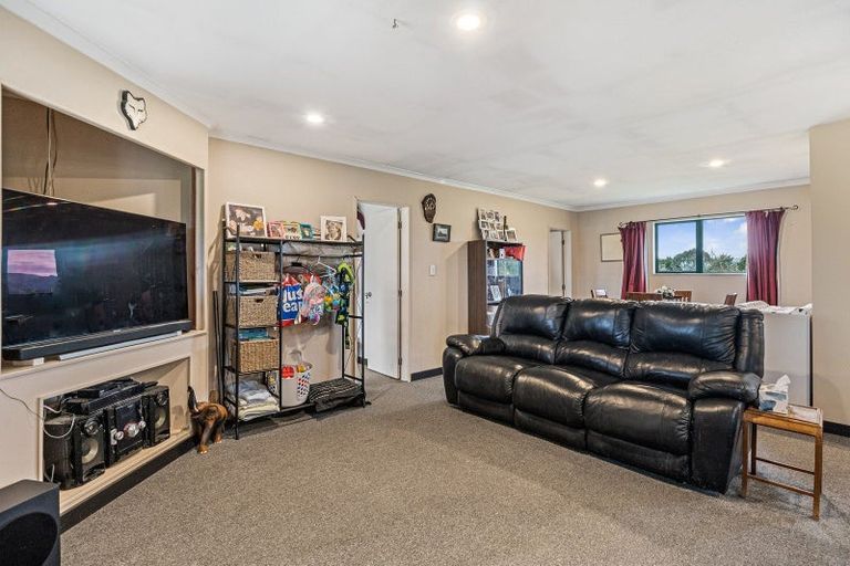 Photo of property in 293 Koputarao Road, Koputaroa, Shannon, 5575