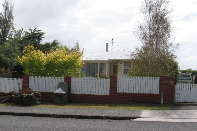 Photo of property in 19 Nile Road, Kelston, Auckland, 0602