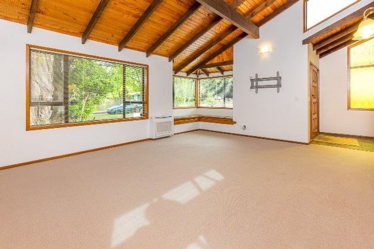 Photo of property in 5 Totara Road, Stanmore Bay, Whangaparaoa, 0932