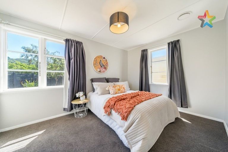 Photo of property in 4 Deans Grove, Taita, Lower Hutt, 5011