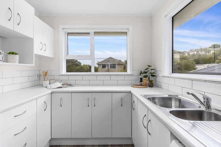 Photo of property in 11 Wakefield Terrace, Tawa, Wellington, 5028