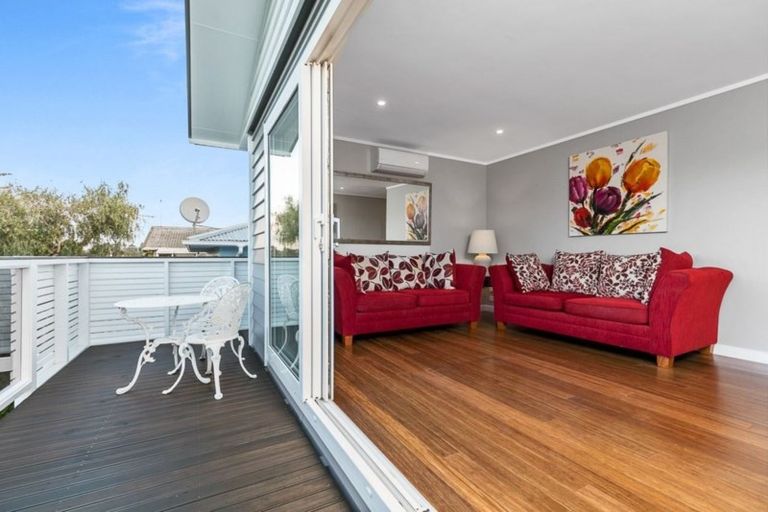 Photo of property in 11 Gurnard Road, Stillwater, Silverdale, 0993