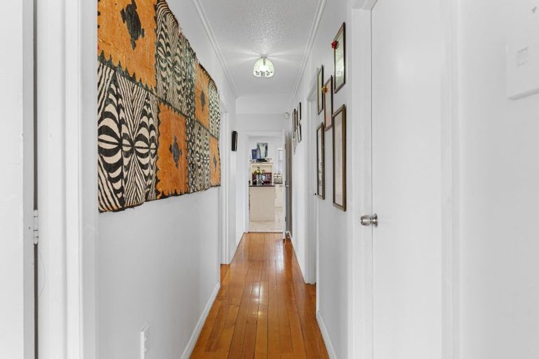 Photo of property in 10 Brains Road, Kelston, Auckland, 0602