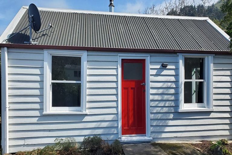 Photo of property in 7 Cornwall Road, Lyttelton, 8082
