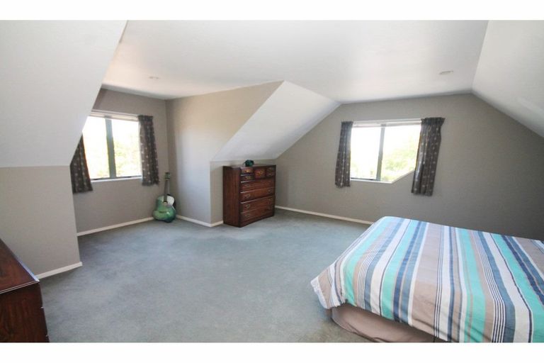 Photo of property in 2 Norm Pellow Drive, Manurewa, Auckland, 2105