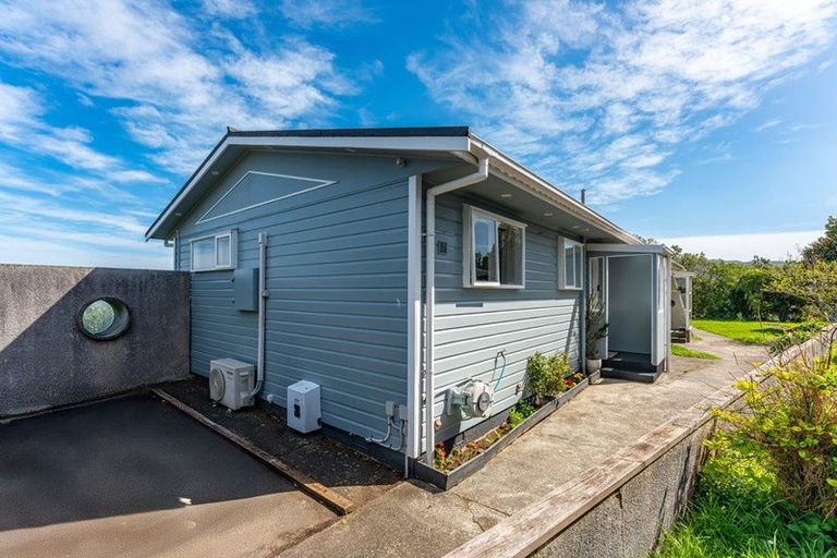 Photo of property in 16 Southgate Road, Southgate, Wellington, 6023